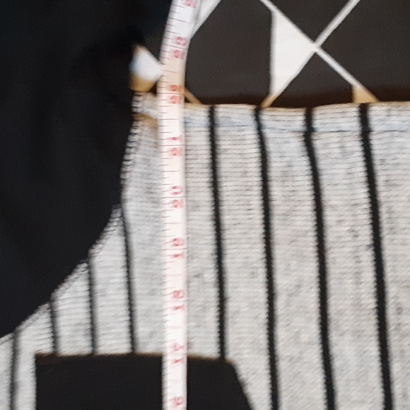 MOSSIMO SUPPLY CO GRAY AND BLACK STRIPED TOP,  SIZE XL - Picture 3 of 6